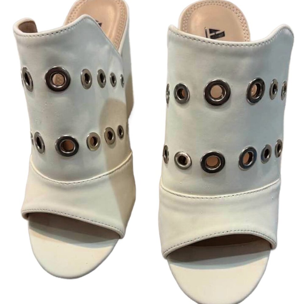 AWS White Mule Chunky Heel Ring Stud Shoes Pre owned 7 1/2